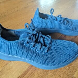 Allbirds Tree Runners Twilight women's 8 blue shoes worn once